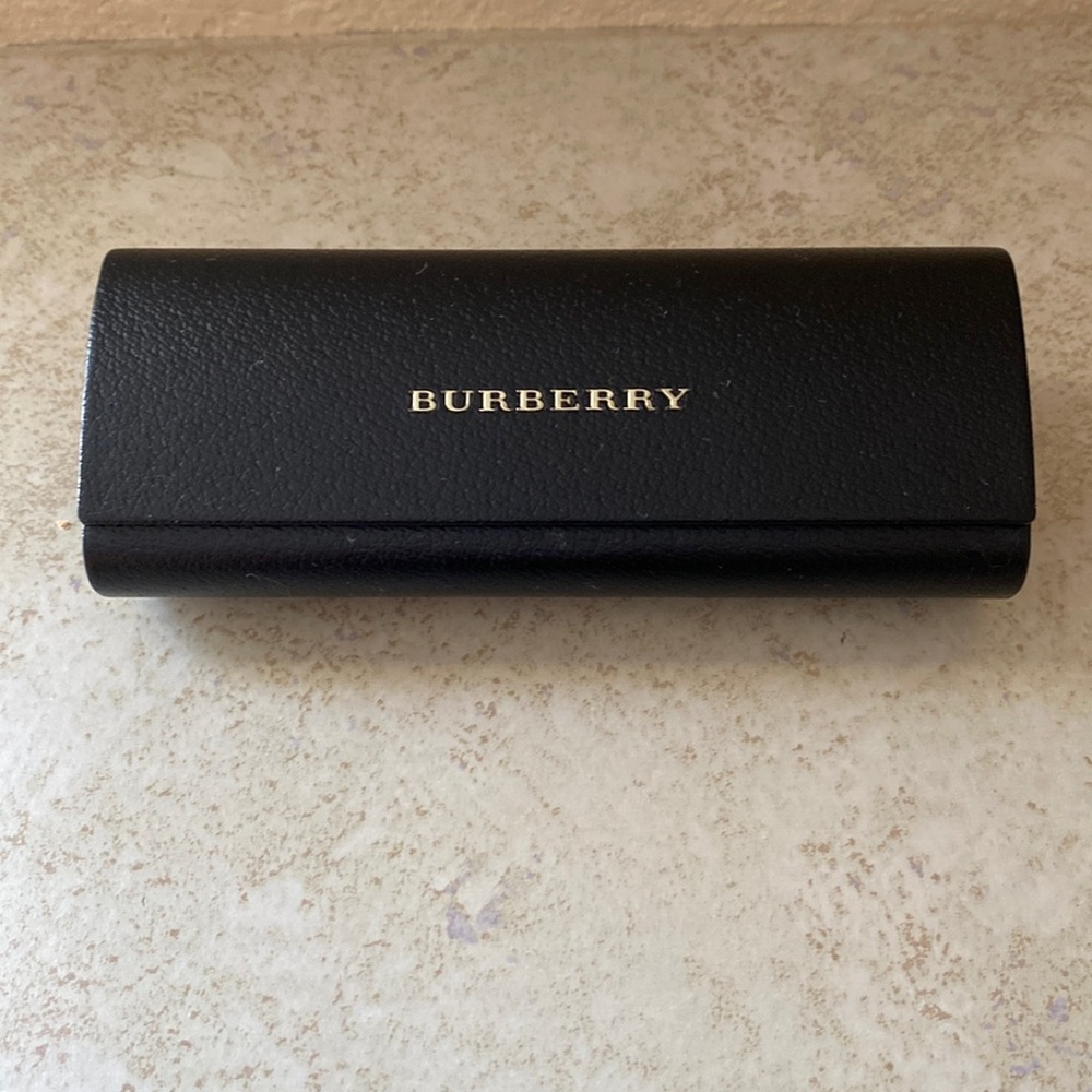Burberry sunglasses or eyeglasses Case